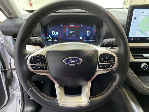 Used 2025 Ford Explorer Active image 33