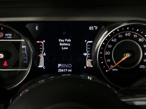 Used 2022 Jeep Wrangler Unlimited Sahara image 15