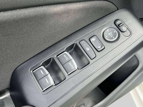 Used 2025 Honda Civic Sport image 17