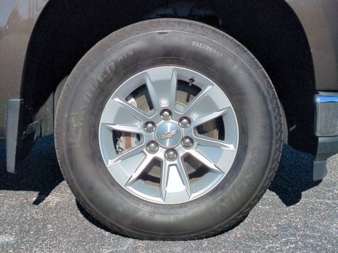 Used 2021 Chevrolet Silverado 1500 LT image 11