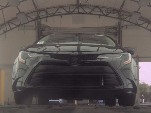 Used 2025 Toyota Corolla LE image 4