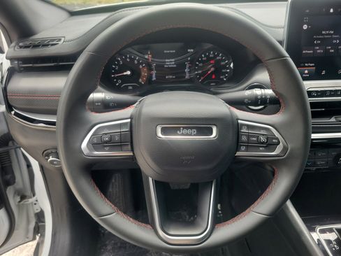 Used 2024 Jeep Compass Trailhawk AWD/4WD image 21