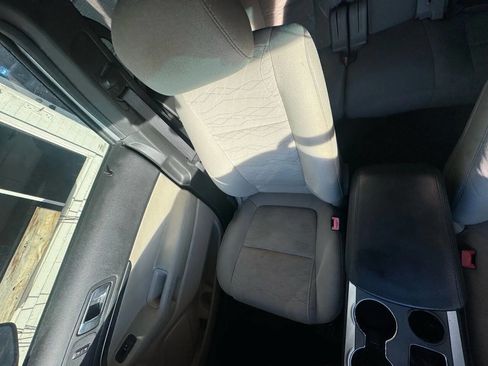 Used 2015 Ford Explorer FWD image 11