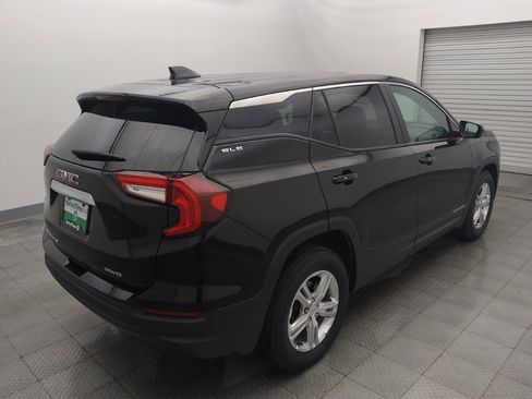 Used 2024 GMC Terrain SLE AWD/4WD image 9