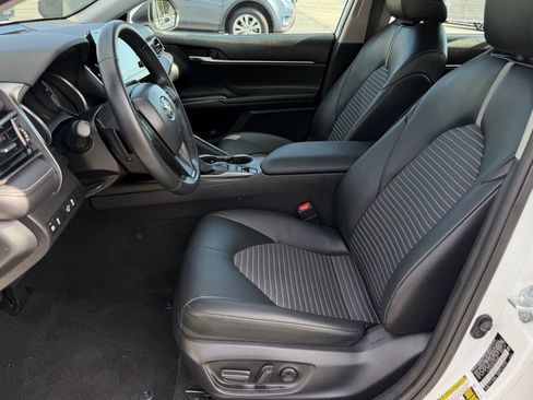 Certified 2022 Toyota Camry SE image 15