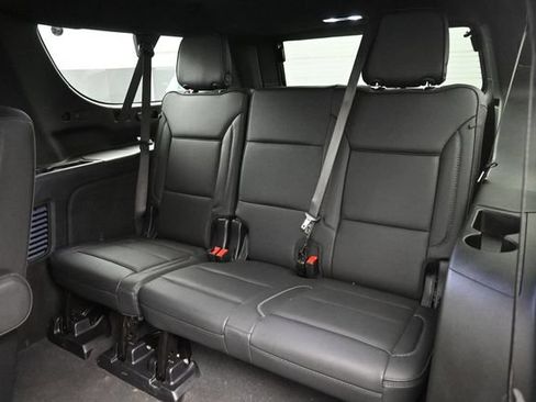 Used 2025 GMC Yukon XL Denali AWD/4WD image 13
