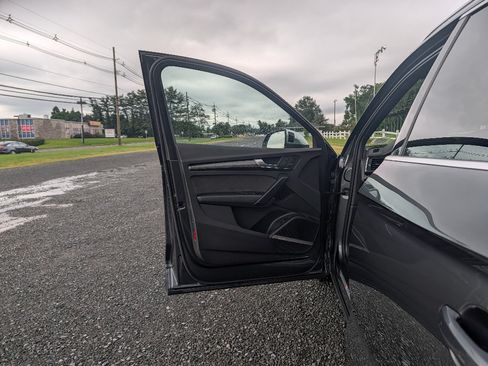Used 2018 Audi SQ5 Premium Plus AWD/4WD image 10