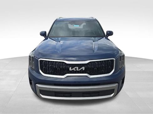 Used 2023 Kia Telluride EX w/ EX Captain's Chair Package FWD image 8