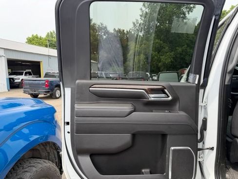 Used 2024 GMC Sierra 2500 SLE w/ SLE Convenience Package AWD/4WD image 7