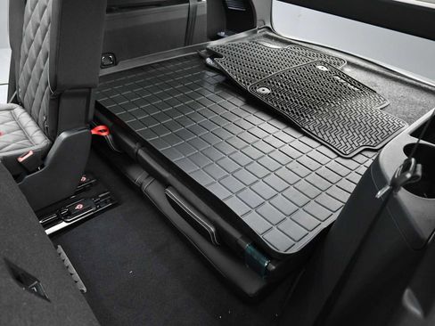 Used 2025 Volkswagen Atlas SEL Premium R-Line image 25