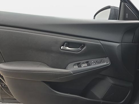 Used 2025 Nissan Sentra SV FWD image 24
