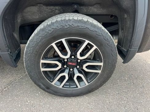 Used 2021 GMC Sierra 1500 AT4 w/ AT4 Value Package AWD/4WD image 9