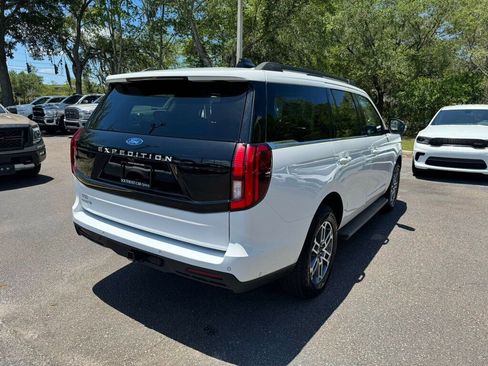 Used 2025 Ford Expedition Active AWD/4WD image 12