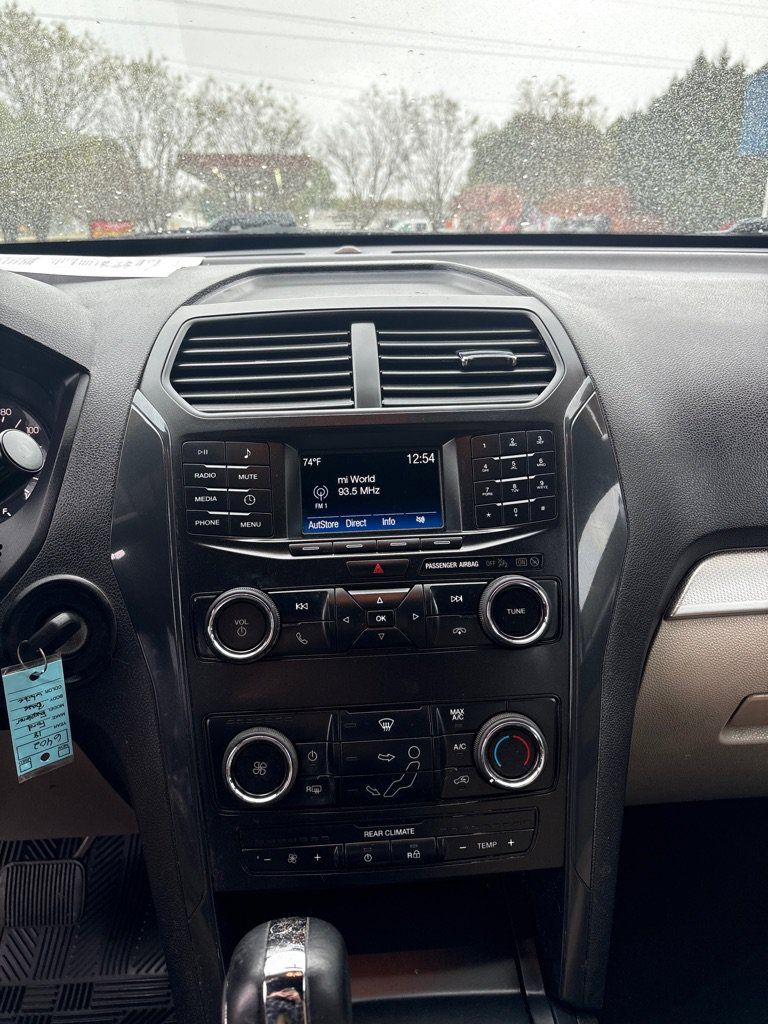 Used 2018 Ford Explorer FWD image 15