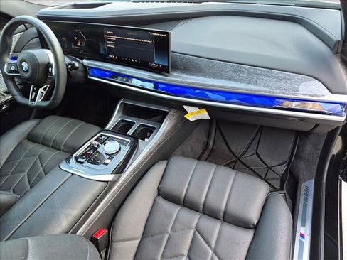 Used 2025 BMW 760i xDrive w/ Executive Package AWD/4WD image 23