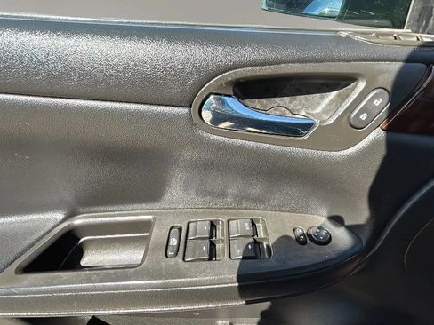 Used 2016 Chevrolet Impala LT FWD image 20