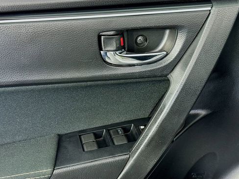 Used 2017 Toyota Corolla LE image 22