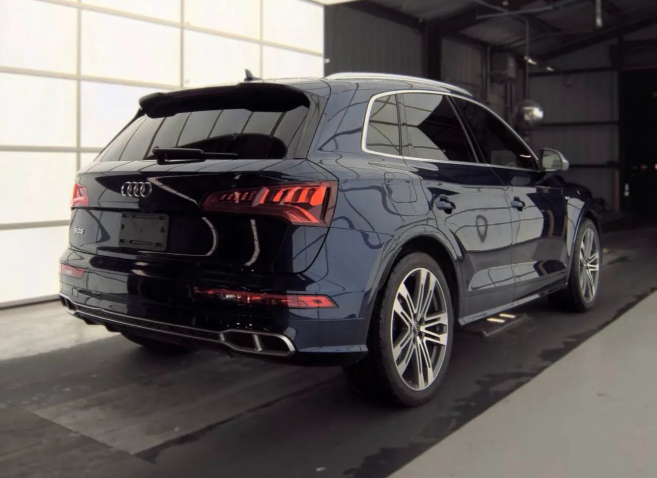 Used 2018 Audi SQ5 Prestige AWD/4WD image 4