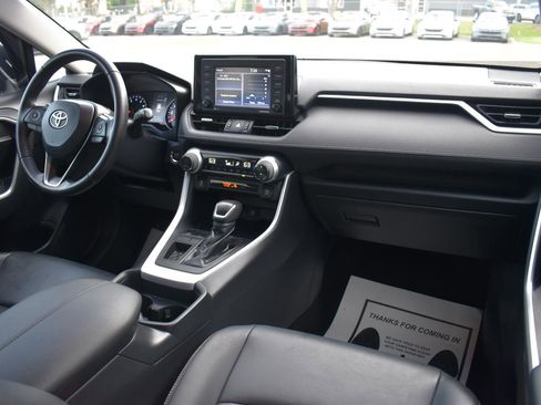 Used 2020 Toyota RAV4 XLE Premium FWD image 62