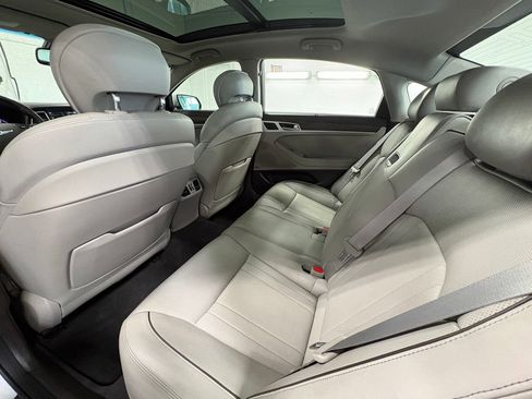 Used 2017 Genesis G80 3.8 w/ Option Group 03 image 24