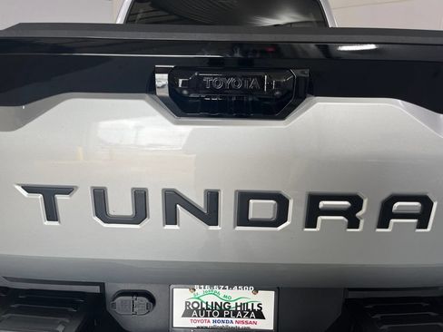 Used 2024 Toyota Tundra Platinum AWD/4WD image 46