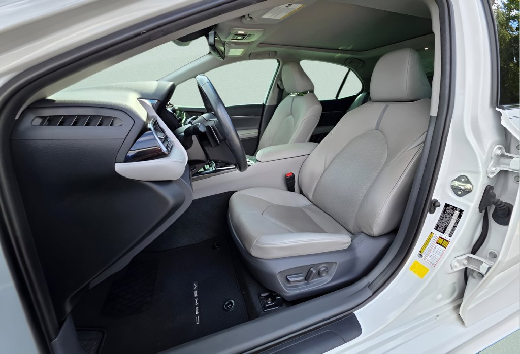 Used 2019 Toyota Camry XSE FWD image 10