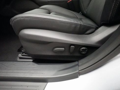 Certified 2025 Subaru Outback Touring image 30