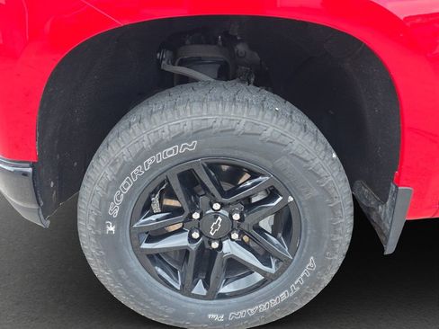 Used 2022 Chevrolet Silverado 1500 LT Trail Boss w/ Safety Package AWD/4WD image 4