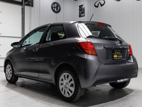 Used 2015 Toyota Yaris L image 4
