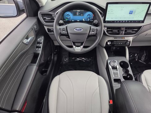 Used 2026 Ford Escape Platinum w/ Premium Technology Package AWD/4WD image 12