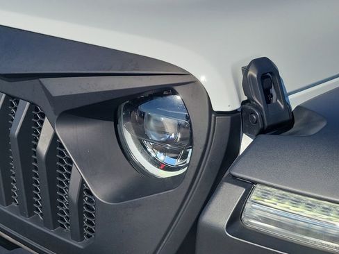 Used 2024 Jeep Wrangler Willys image 9