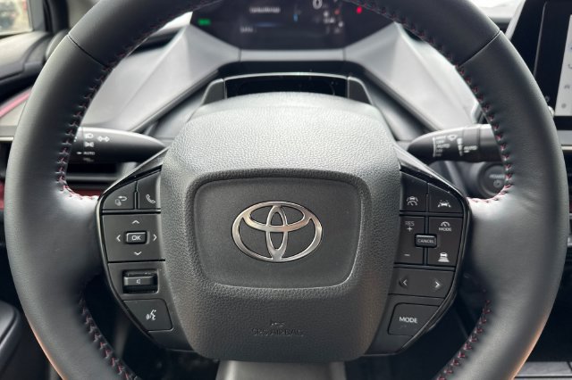 Certified 2026 Toyota Prius Plug-In Hybrid FWD image 28