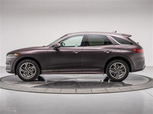 Used 2023 Genesis GV70 2.5T w/ Select Package image 2