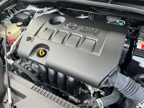 Used 2021 Toyota C-HR XLE image 31