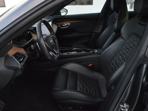 Used 2023 Audi e-tron GT Premium Plus image 14