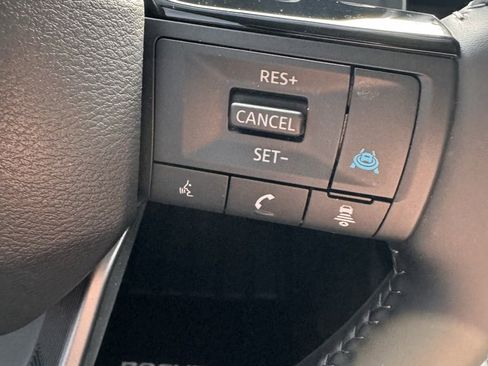 Used 2025 Nissan Rogue Platinum w/ Platinum Premium Package image 34