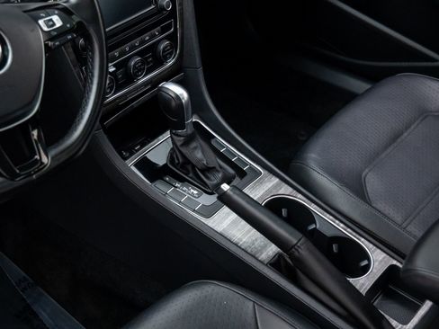 Used 2016 Volkswagen Passat 1.8T SE image 11