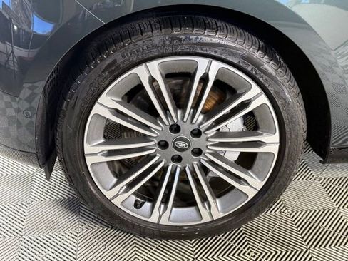 Certified 2024 Land Rover Range Rover SE image 11