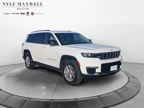 Used 2022 Jeep Grand Cherokee L Limited w/ Trailer Tow Group (B) AWD/4WD image 2