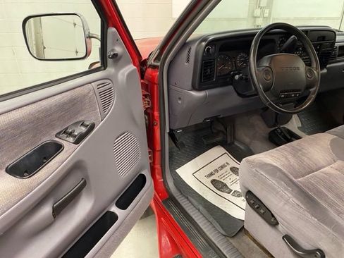 Used 1997 Dodge Ram 1500 Truck 4x4 Club Cab image 17