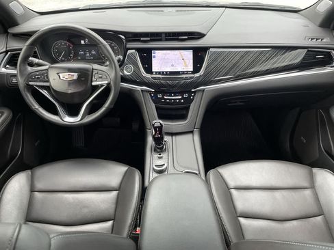Certified 2025 Cadillac XT6 Premium Luxury AWD/4WD image 27