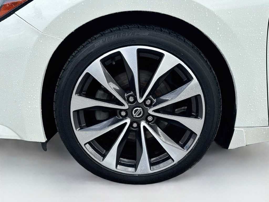 Used 2019 Nissan Maxima Platinum w/ Sport Mat Group FWD image 32