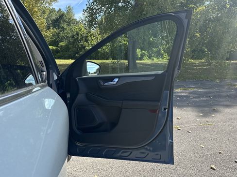 New 2025 Ford Escape SE image 32
