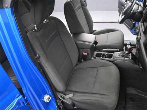 Used 2021 Jeep Gladiator Overland image 19