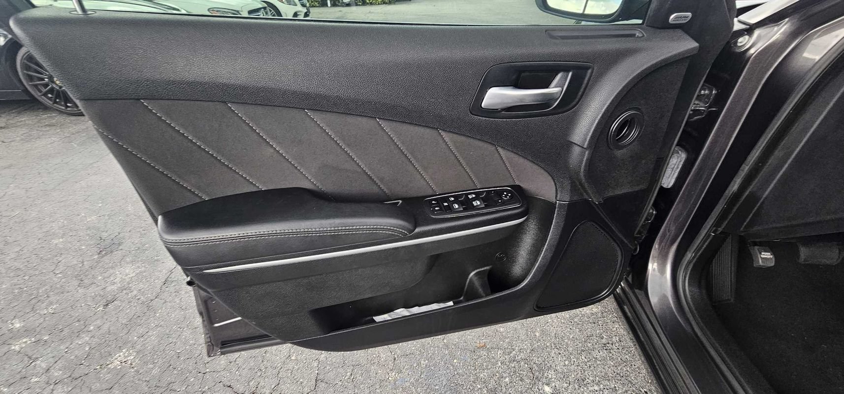 Used 2023 Dodge Charger SXT RWD image 12