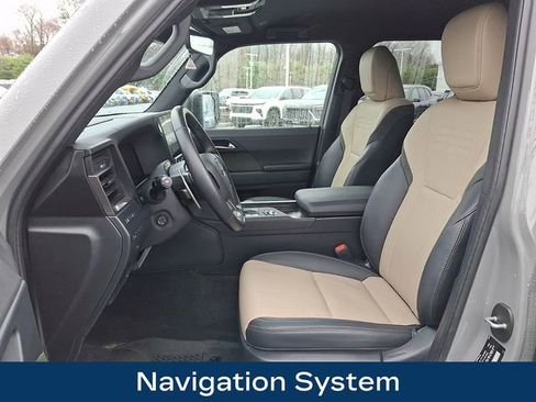 Used 2025 Lexus GX 550 image 2