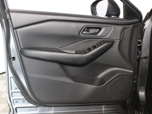 Used 2024 Nissan Rogue S FWD image 5