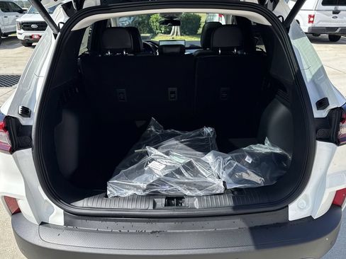 New 2025 Ford Escape SE w/ PHEV Premium Package FWD image 37