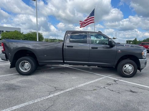 Used 2024 RAM 3500 Tradesman w/ Chrome Appearance Group AWD/4WD image 7