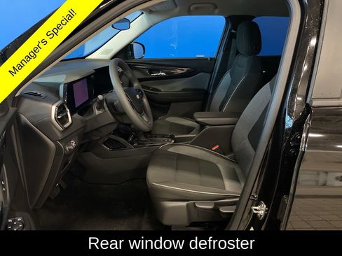 Used 2025 Chevrolet TrailBlazer LT w/ Driver Confidence Package image 10